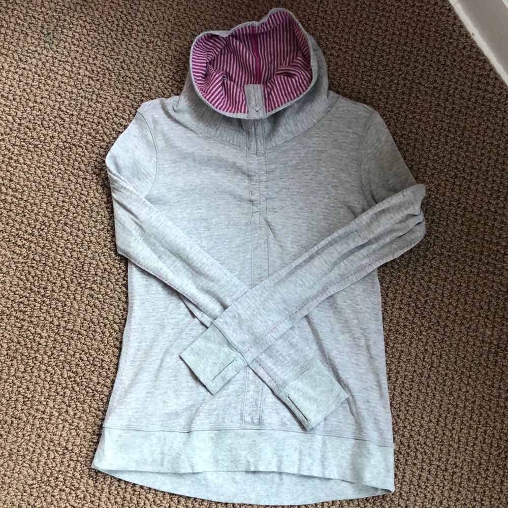 Lululemon In A Cinch long sleeve